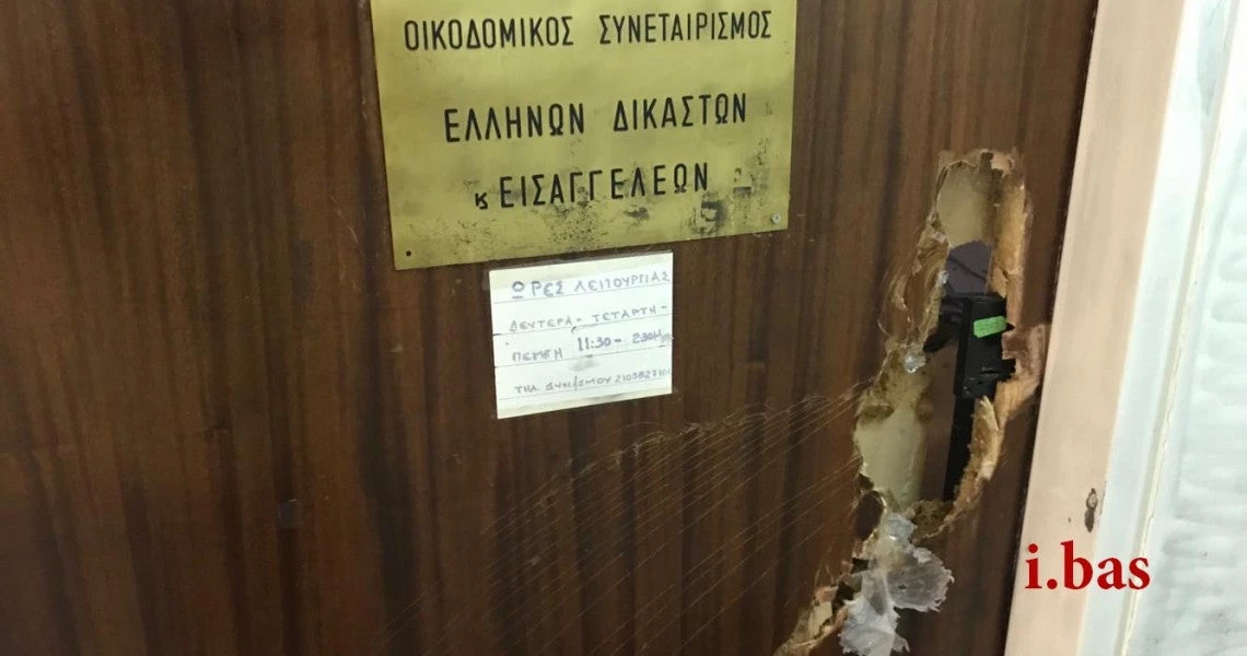 Βαρβιτσιώτης για επίθεση κουκουλοφόρων: «Κάποιοι θέλουν να φοβίσουν το πολιτικό σύστημα»